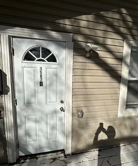 1587 Scranton Ave #B — Photo 3