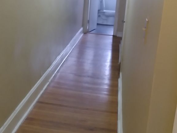 3rd image of 1209 W Oak St