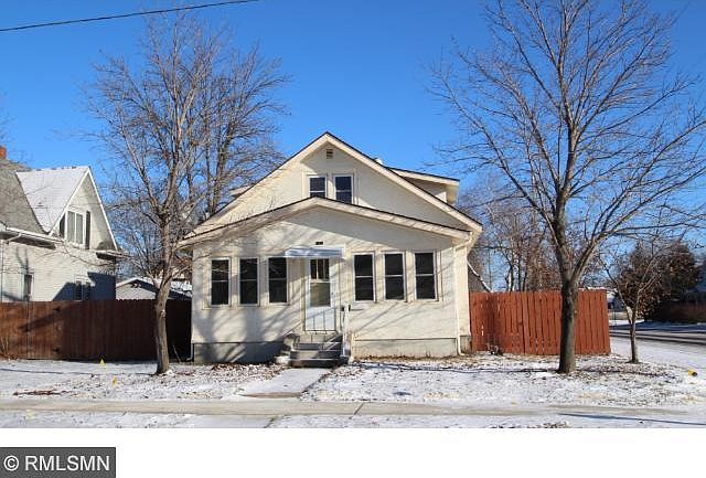 1st image of 302 20th Ave N