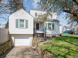 2 Stephen St, Dover, NJ 07801