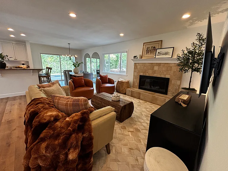 4410 Canoga Dr — Photo 36