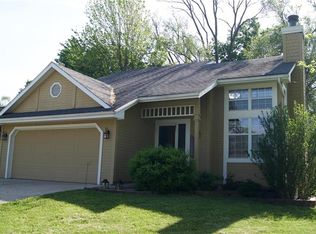 704 N 2nd St, Lansing, KS 66043