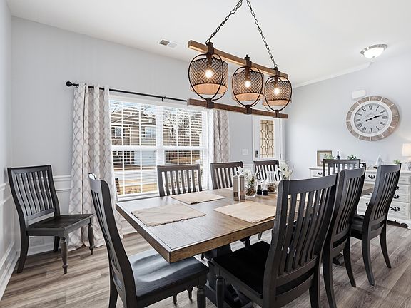 5th image of 201 Addlestone Cir