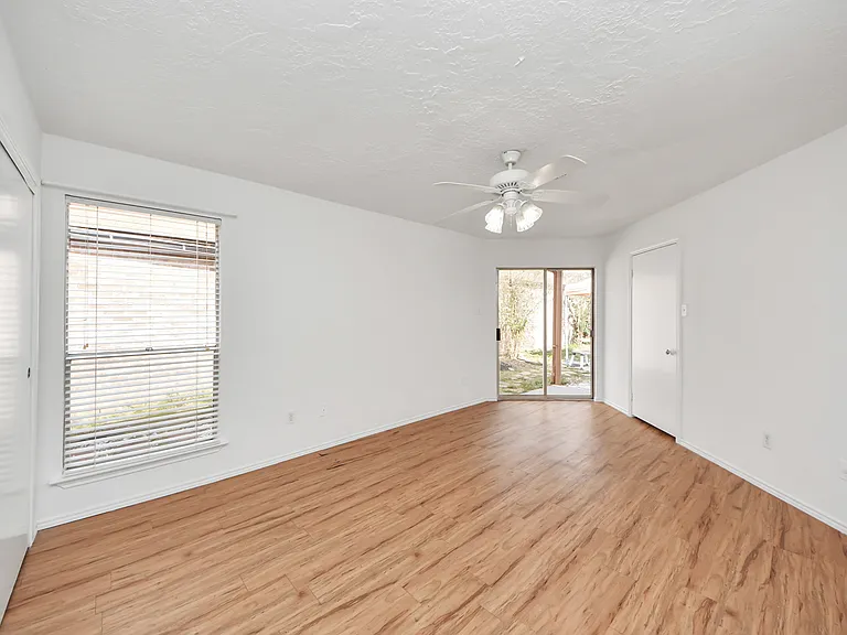 17003 Amidon Dr — Photo 21