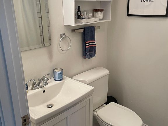 3rd image of 2128 W Charleston St #1