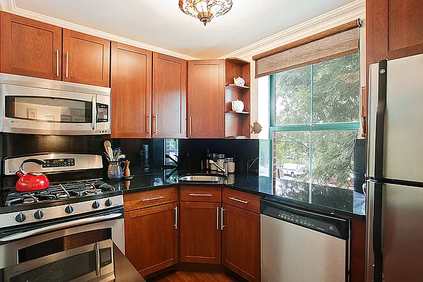 Sold by Brooklyn Real Inc | media 26