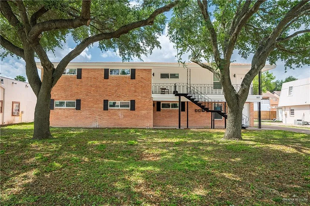 Building Photo - 1107 Shasta Ave #4