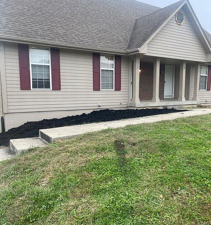 1st image of 712 SW 36th Street Ter
