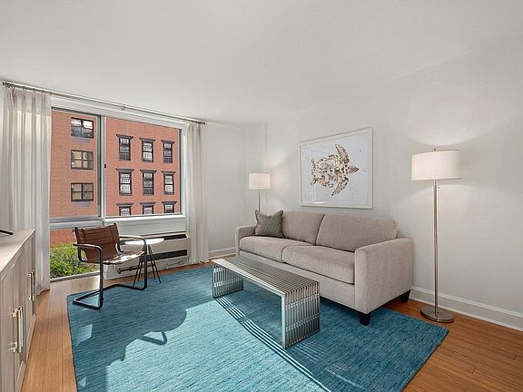 3rd image of 505 W 47th St #4ES