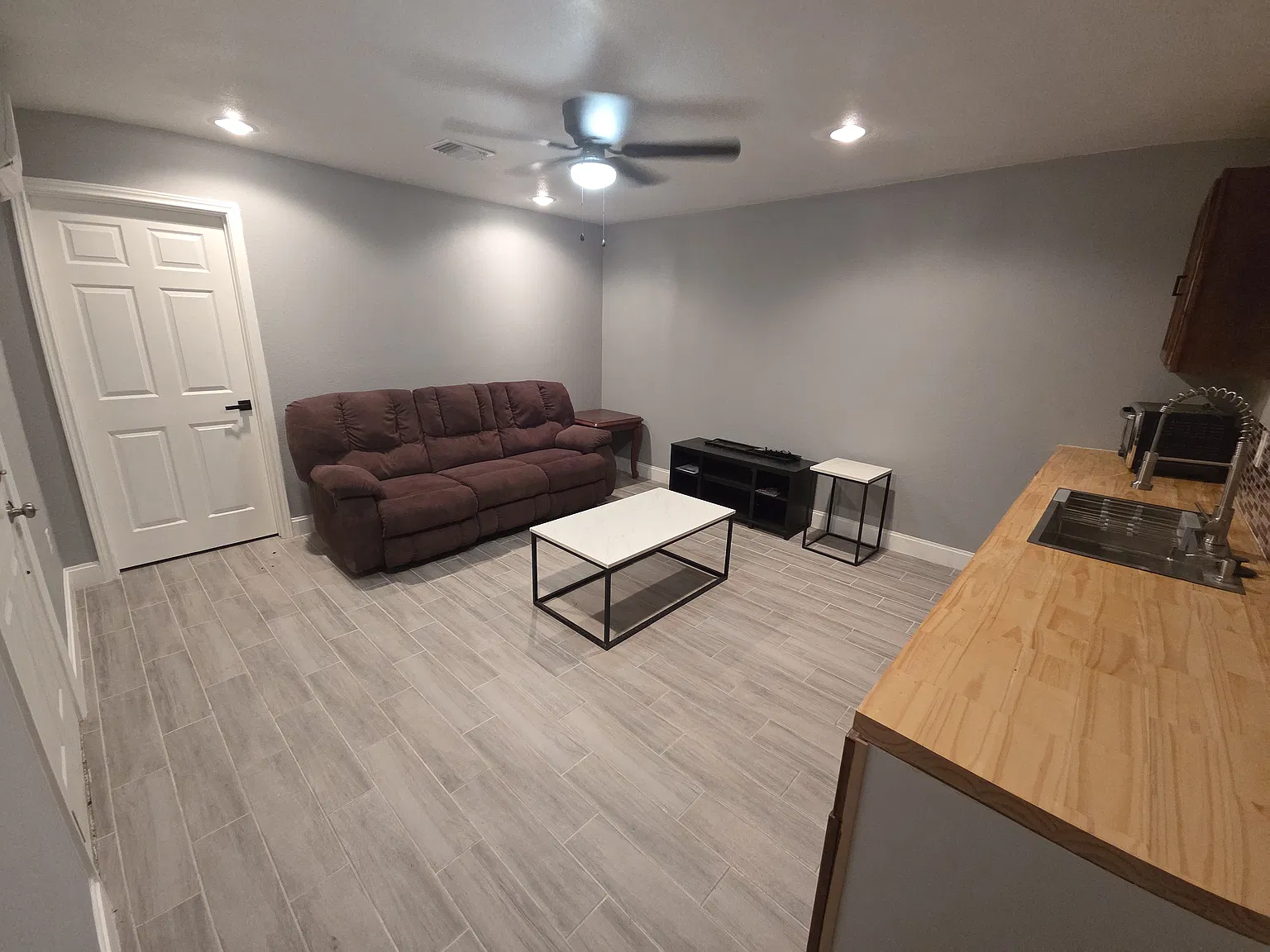 1 bed, 400 sqft, $925 — Photo 1