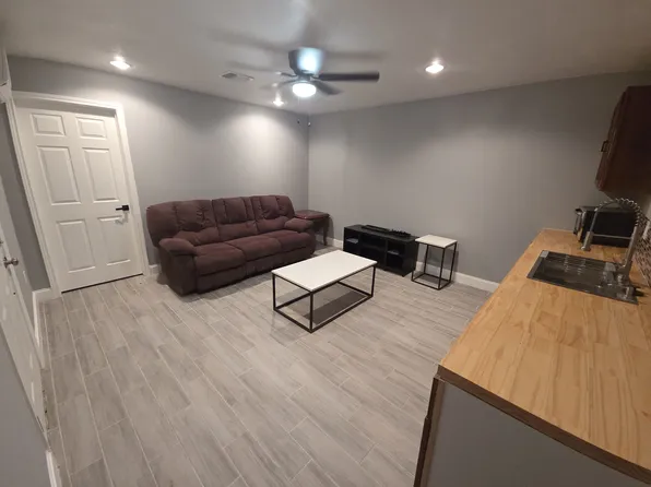 126 Postwood Dr #2, San Antonio, TX 78228