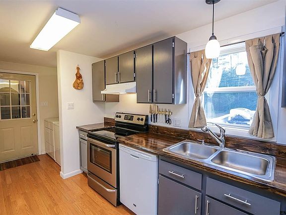 4th image of 27 Sanford St