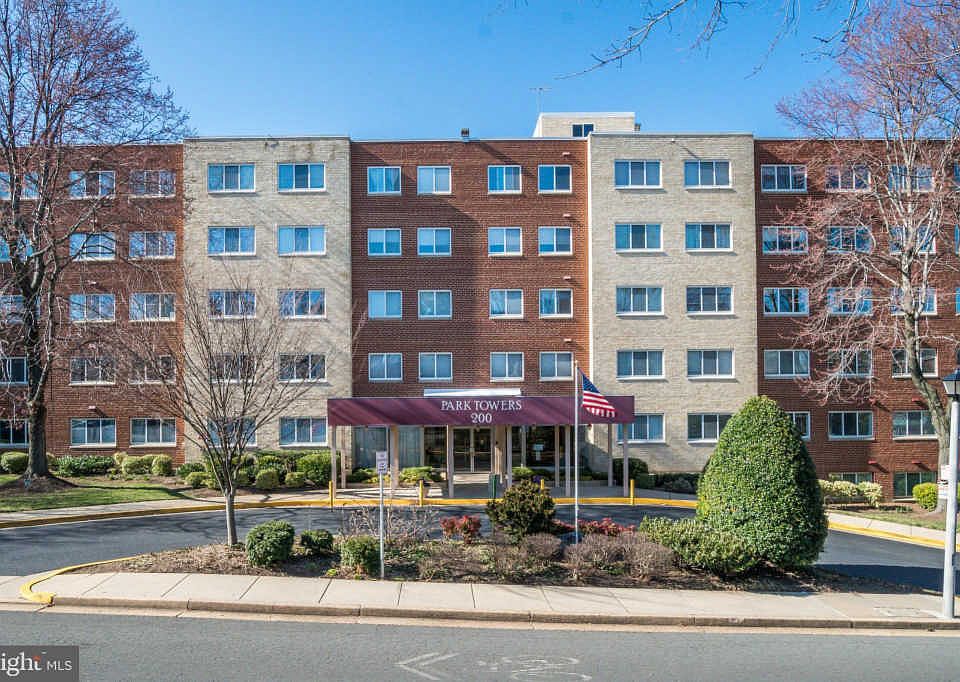 1st image of 200 N Maple Ave APT 213