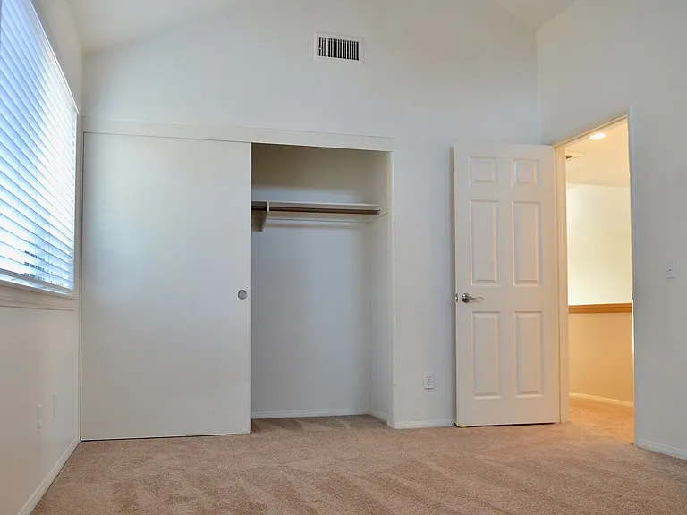 37 Port Royale Rd — Photo 12