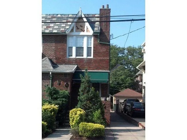 96 79th St photo 1
