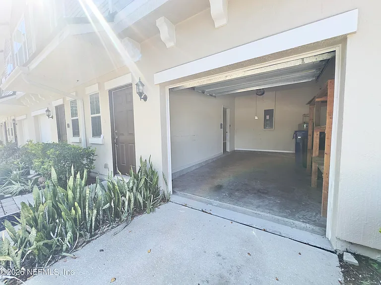 284 Moultrie Village Ln — Photo 2