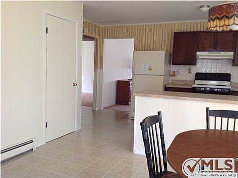 3rd image of 102 Bonaire Dr