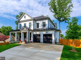 1917 Hileman Rd, Falls Church, VA 22043