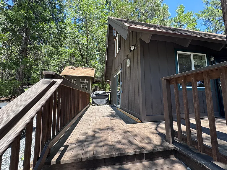 24035 Pine Lake Dr — Photo 2