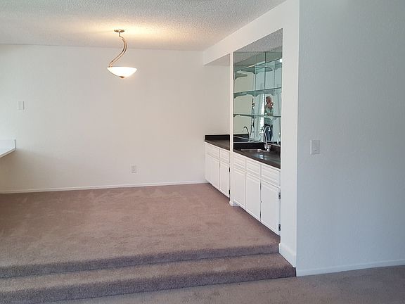 5th image of 12 Portola Dr