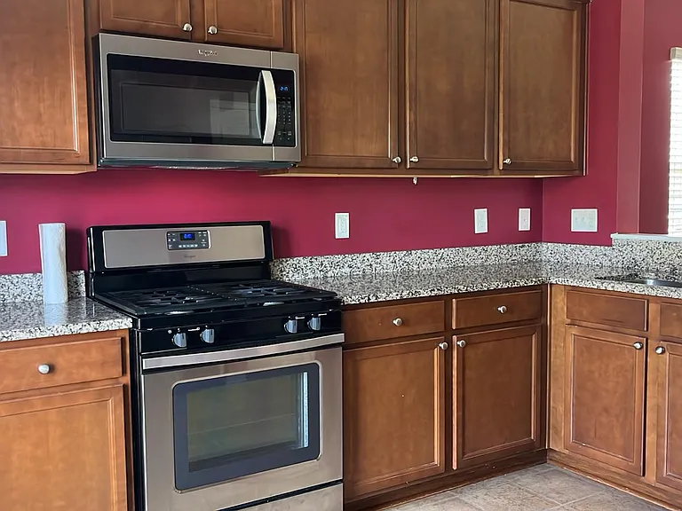 2420 Girvan Dr — Photo 4