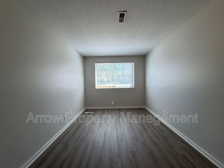 1111 E St #10 — Photo 4