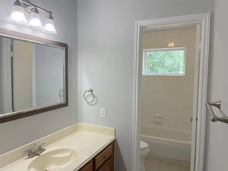 8919 Diamond Lake Ln — Photo 16