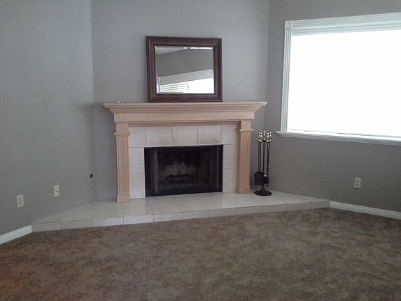 4th image of 848 Woodland Ave APT 18