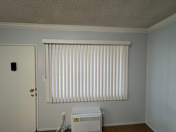3rd image of 1518 Hazelwood Ave #15183