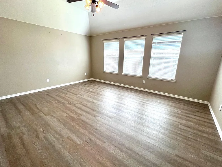 7909 Elk Mountain Trl — Photo 10