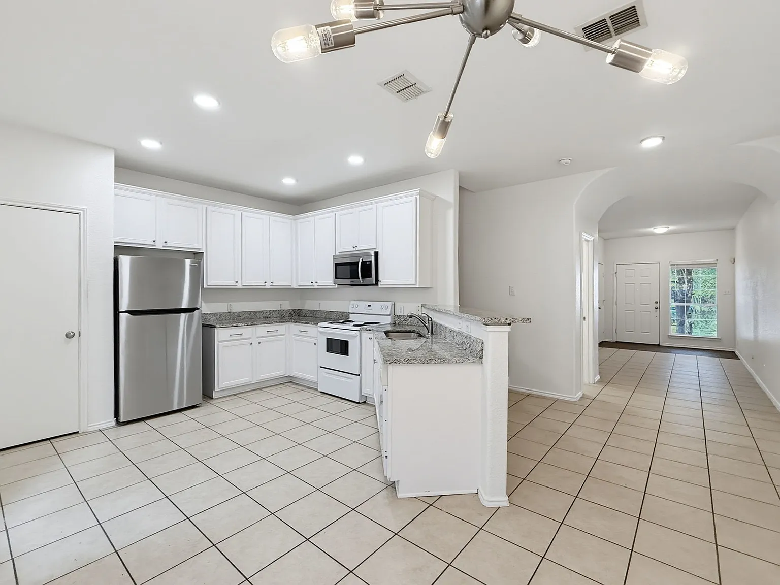 3 bed, 1424 sqft, $1,700 — Photo 4