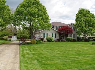 8205 Olde Eight Rd, Northfield, OH 44067