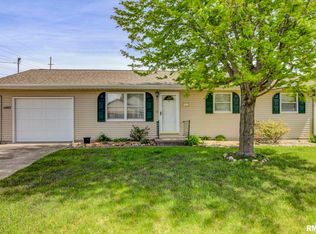 1436 N Lincoln Ave, Taylorville, IL 62568