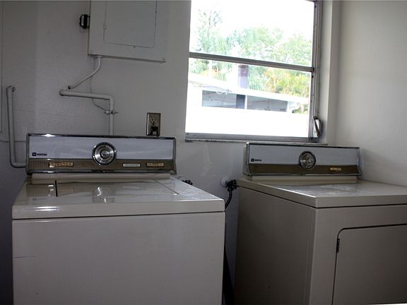 2nd image of 3053 Teal Ave