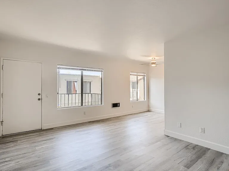 3825 Van Dyke Ave #6 — Photo 1