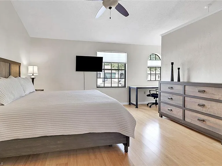 800 Meadowland Dr #H — Photo 14