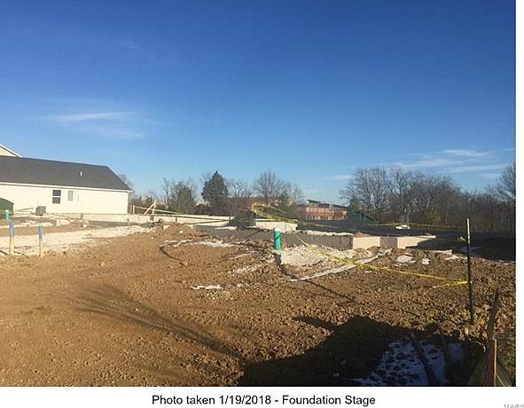 1st image of 325 Countryshire Dr