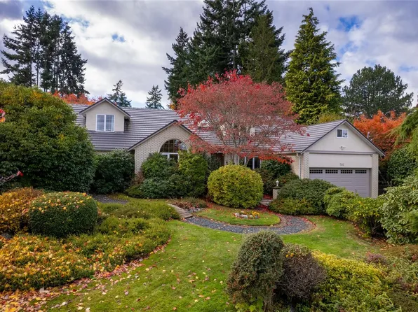 566 Crescent Rd W, Qualicum Beach, BC V9K 1J2