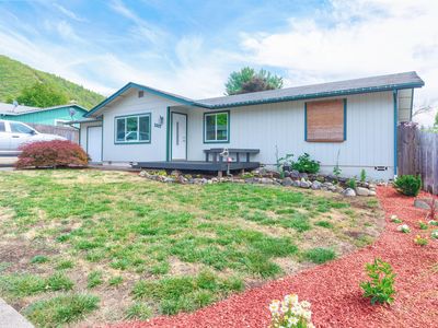 1007 NE Primrose Pl, Grants Pass, OR, 97526