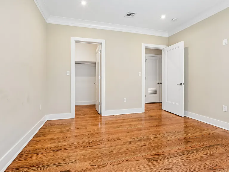 211 Warwick Ave #1 — Photo 17