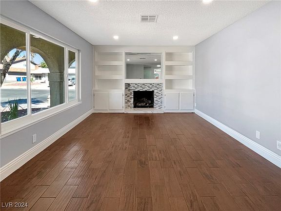 4th image of 3650 Gina Pl