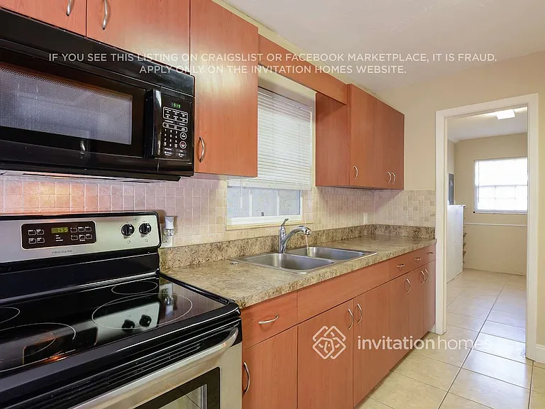 3701 Schwalbe Dr — Photo 2