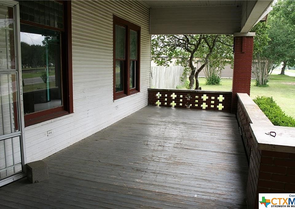 422 W North Main St, Flatonia, TX 78941 MLS 492847 Zillow