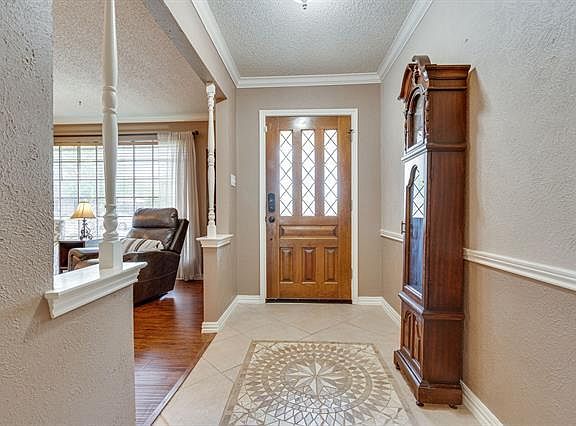 3rd image of 1414 Glenhill Ln