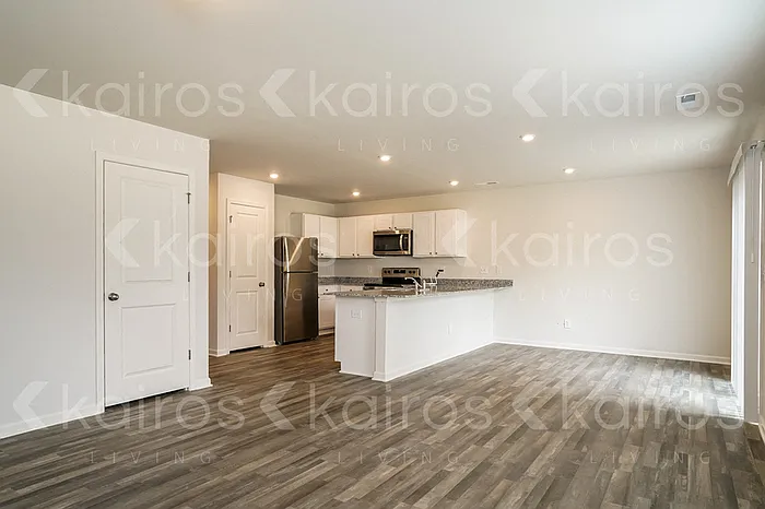 105 Kyles Dr — Photo 4