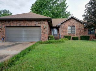 1961 S Forrest Heights Ave, Springfield, MO 65809
