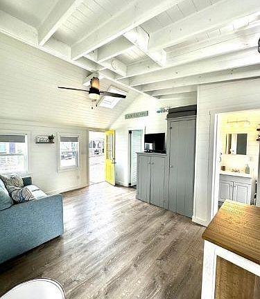3rd image of 241 Old Wharf Rd