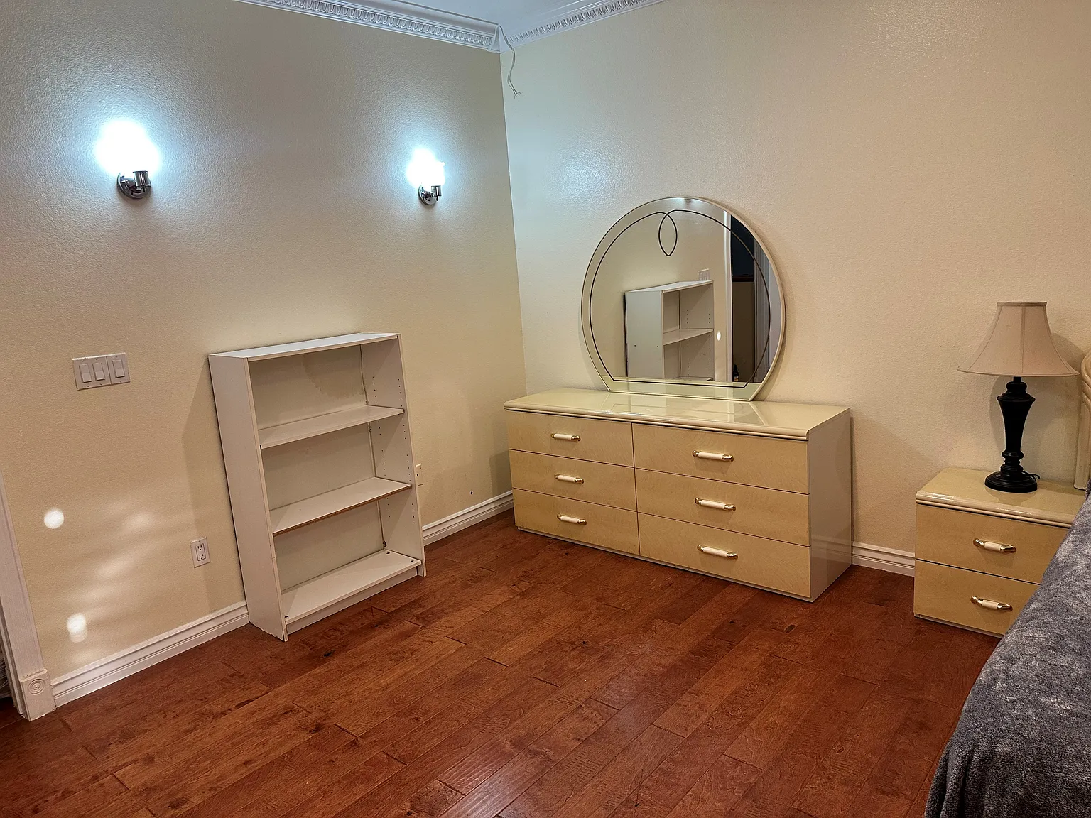 4 bed, 3300 sqft, $1,050 — Photo 4
