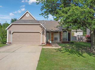 1904 S Gardenia Ave, Broken Arrow, OK 74012