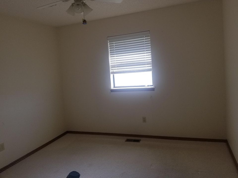 2nd image of 2324 Jean Rd